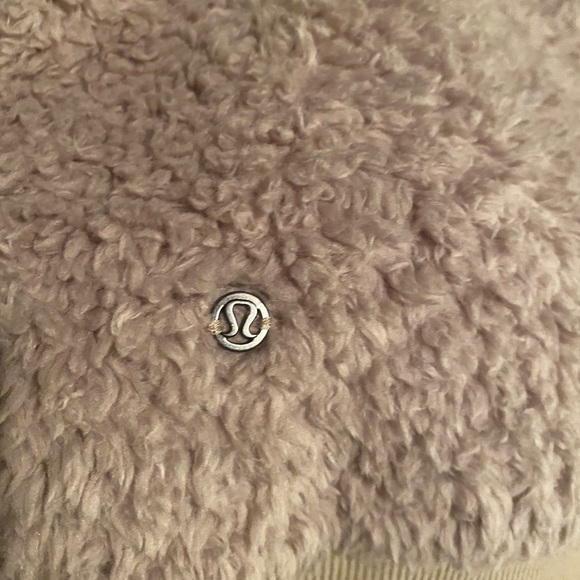 Lululemon so Sherpa 6 - Picture 4 of 5